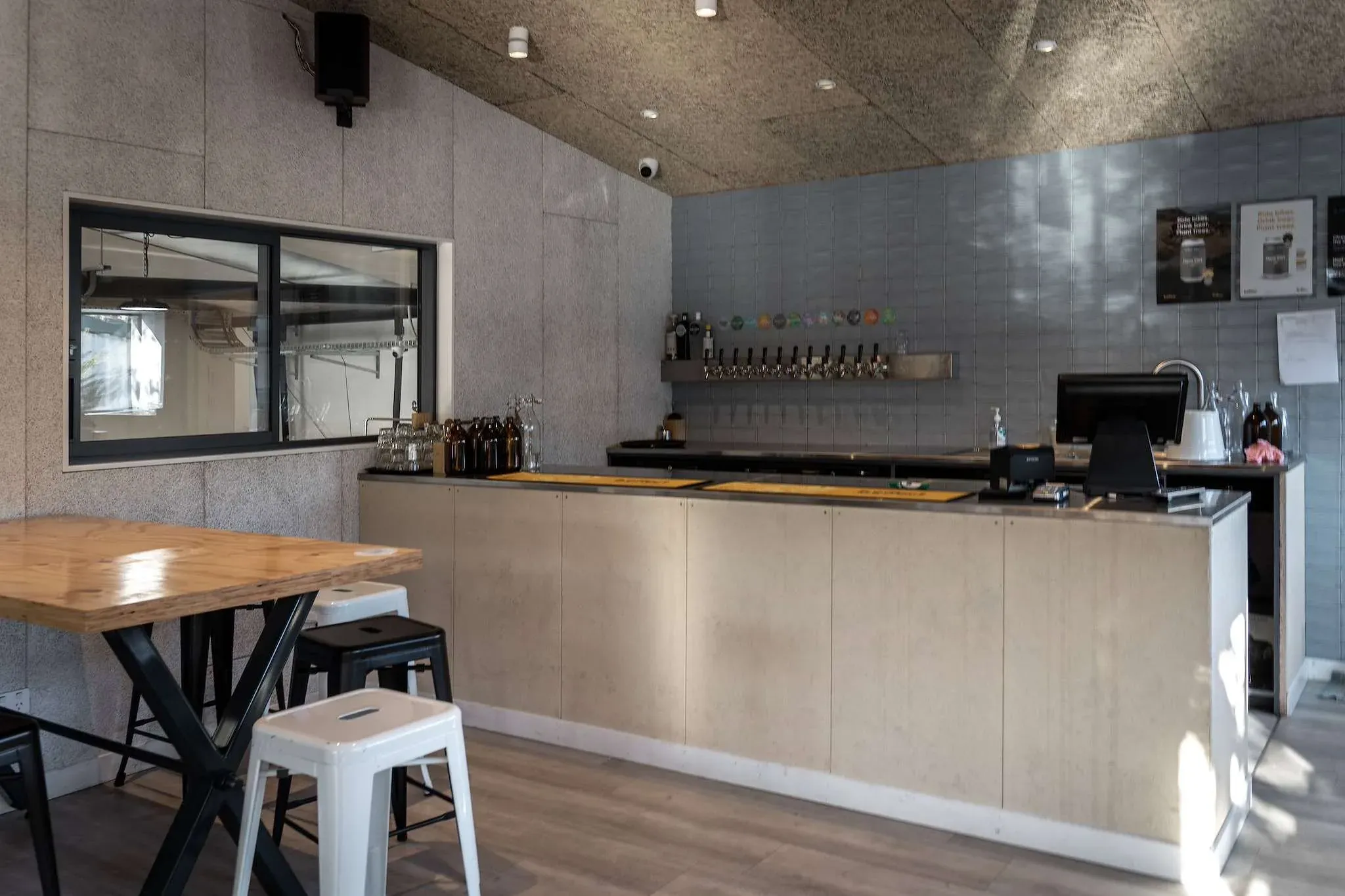 B.SOCIAL Taproom & Eatery