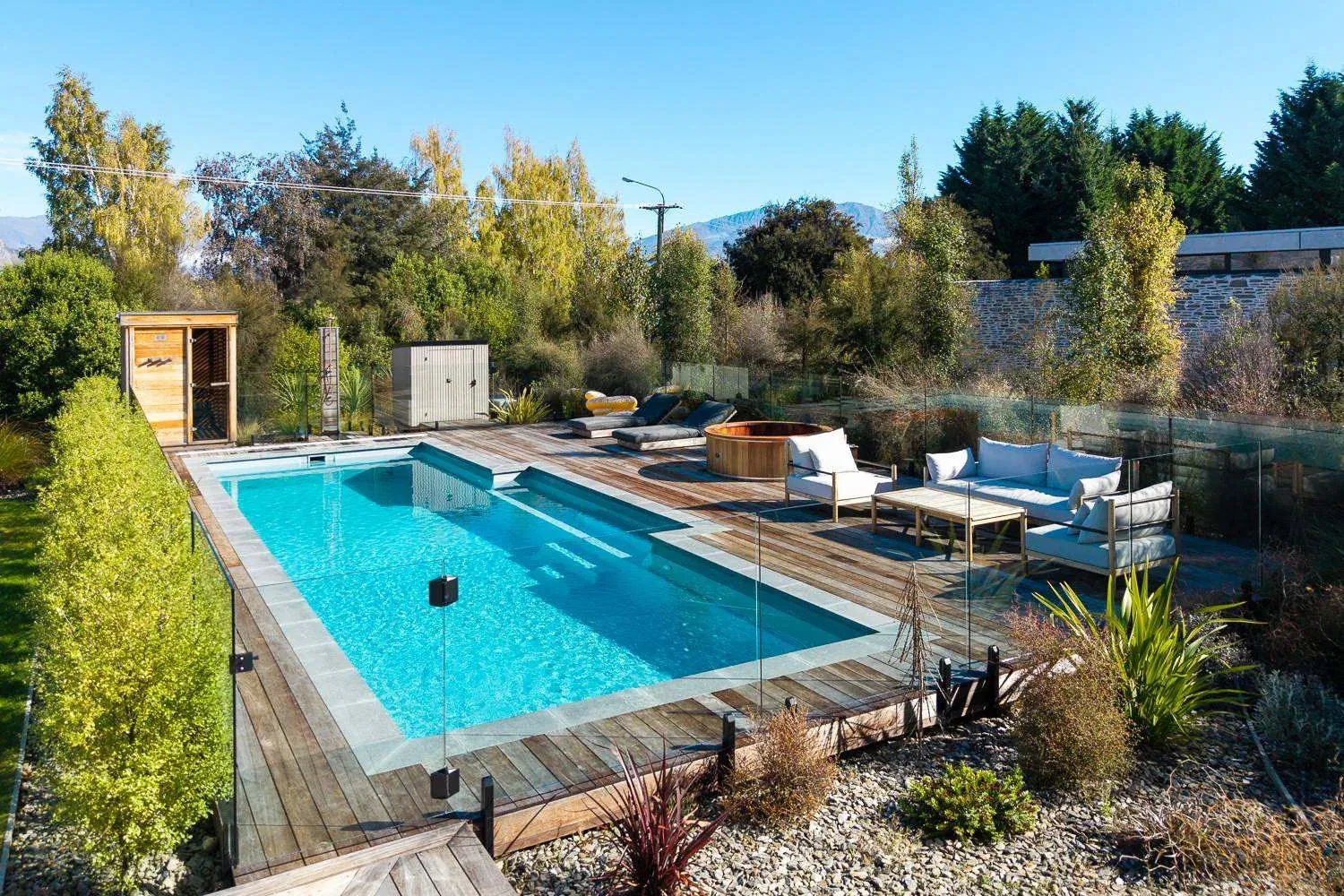 Beacon Poolscape, 1