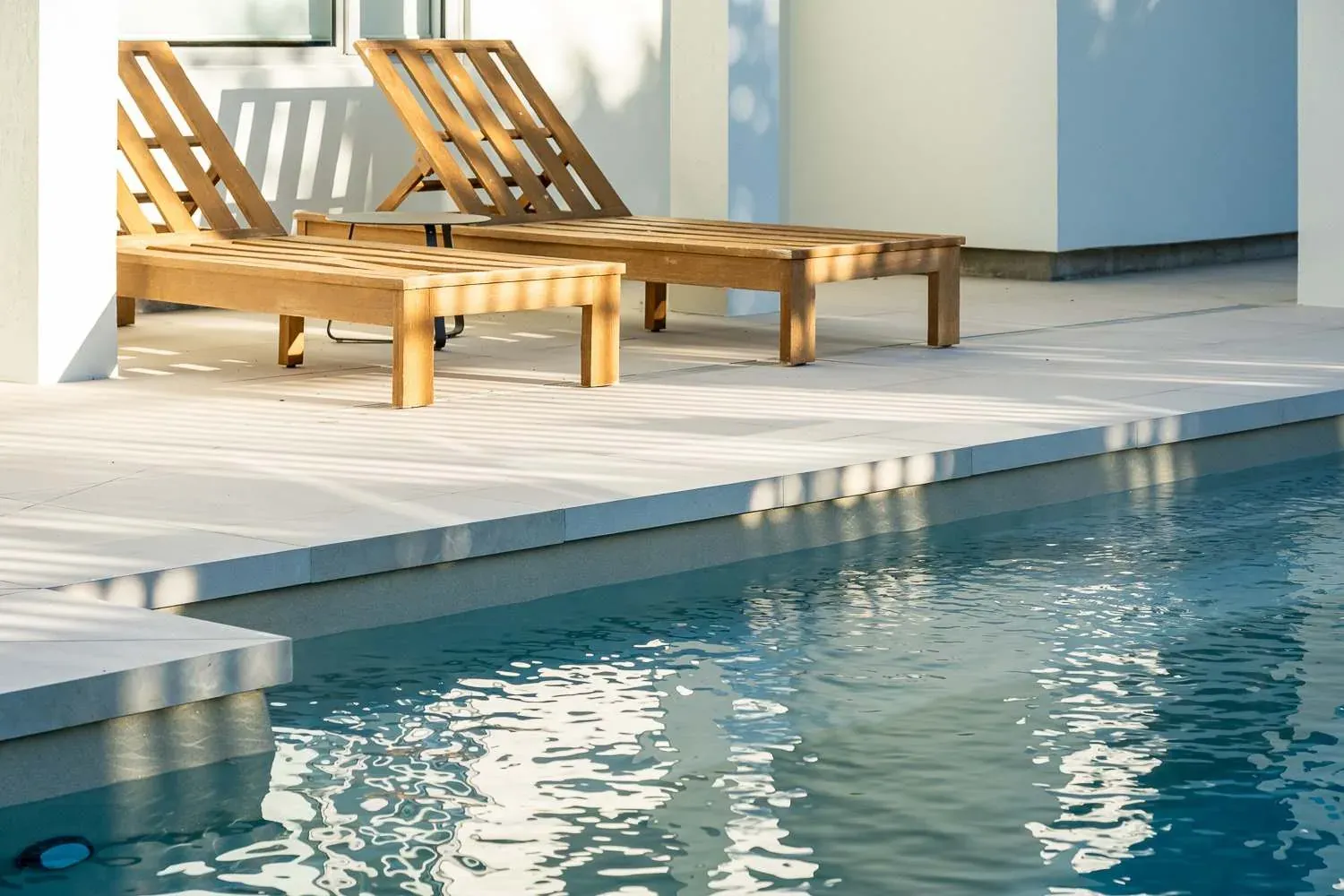 Peninsula Poolscape, 13